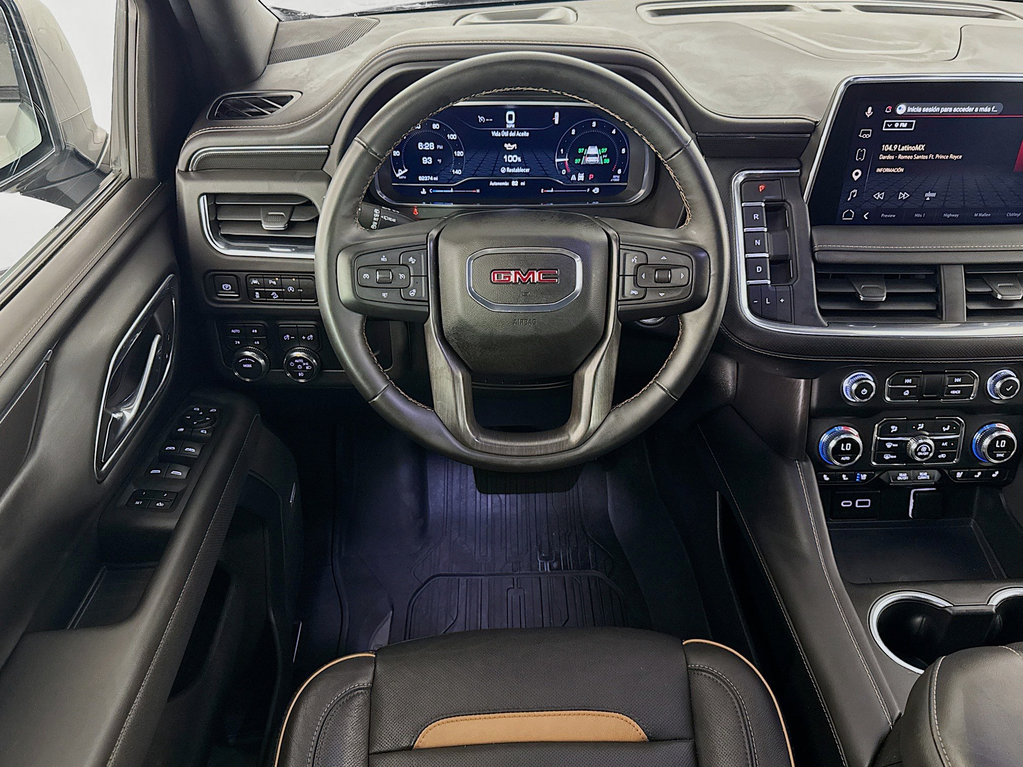 Used 2023 GMC Yukon AT4 AWD/4WD image 15