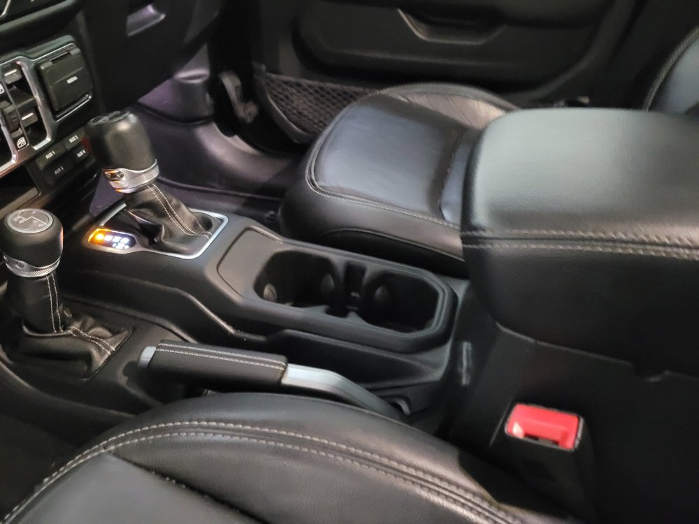 Used 2019 Jeep Wrangler Unlimited Sahara AWD/4WD image 26