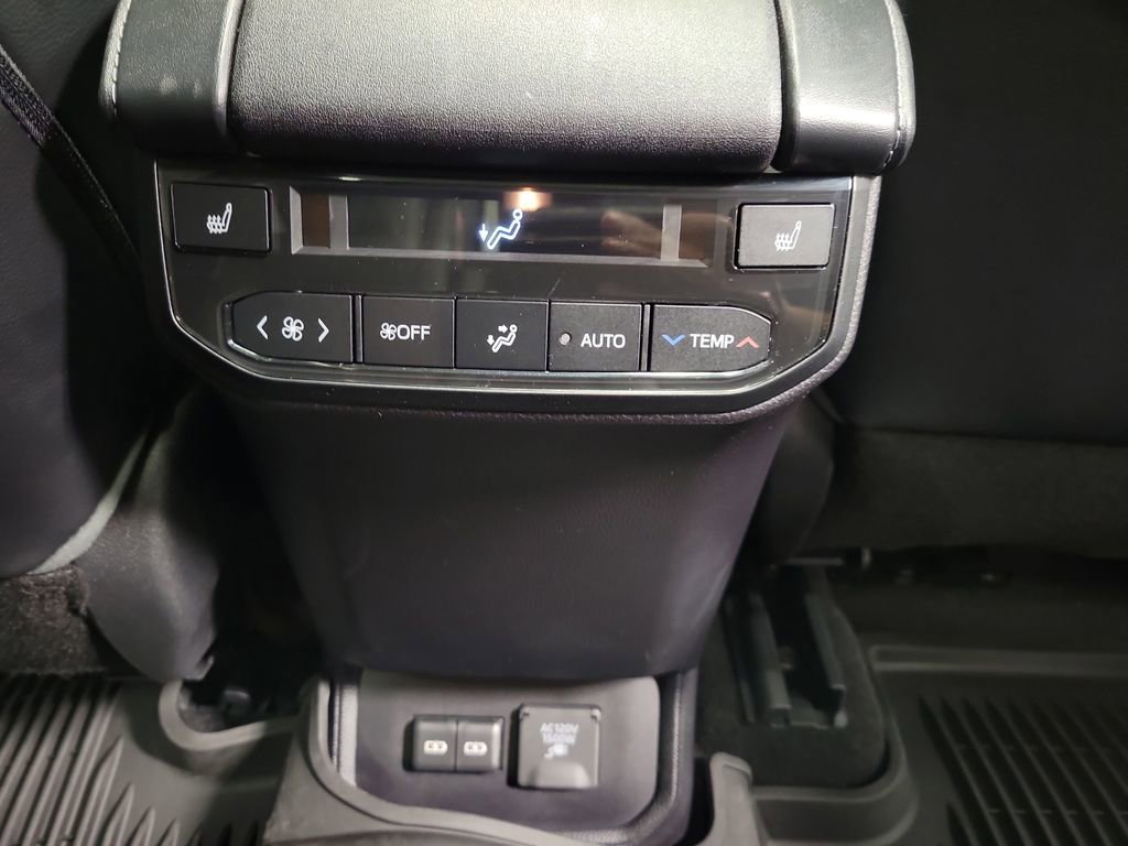 Used 2023 Toyota Highlander Platinum AWD/4WD image 29