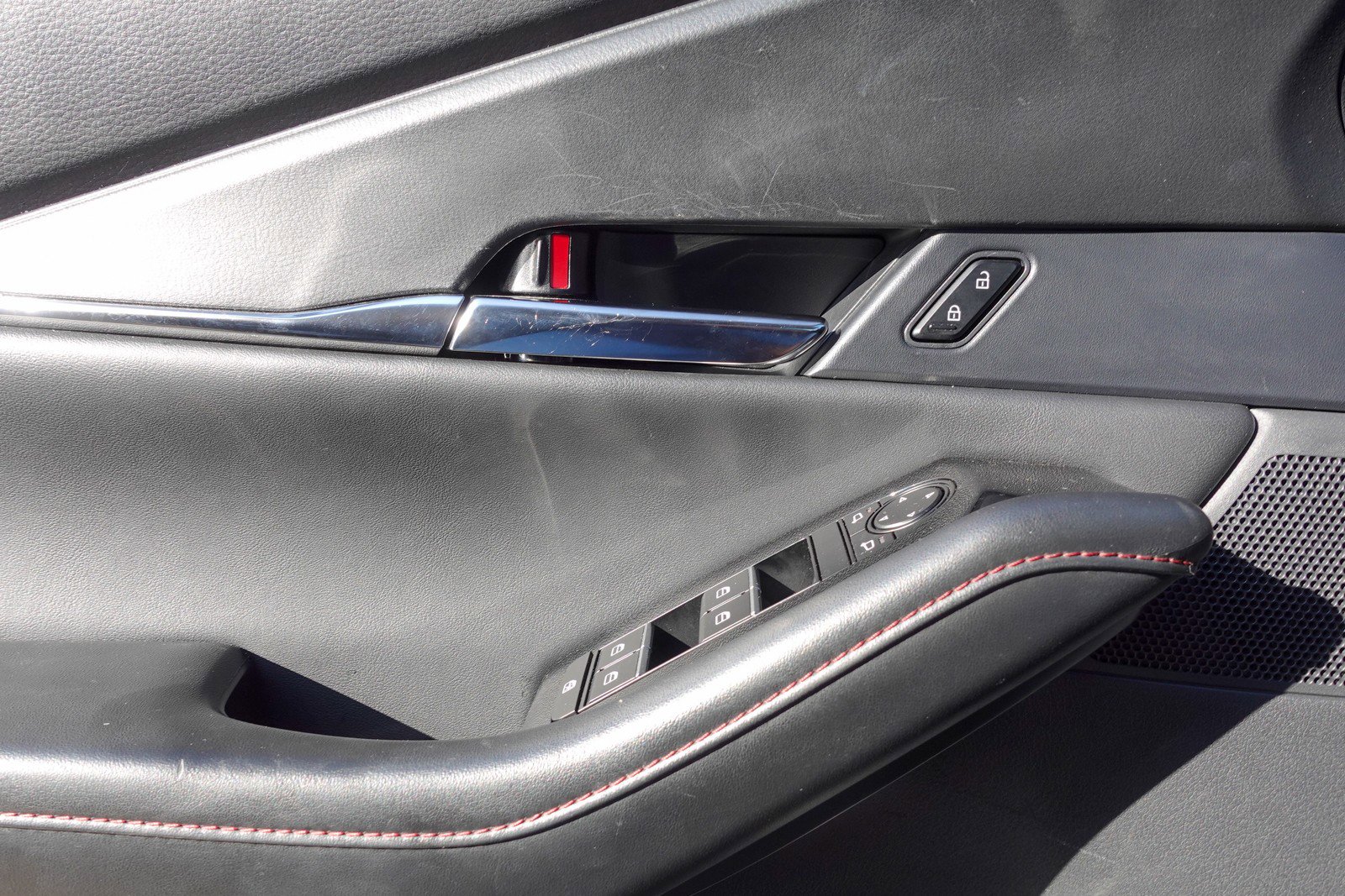 Certified 2025 MAZDA CX-30 AWD 2.5 S w/ Preferred Package image 13