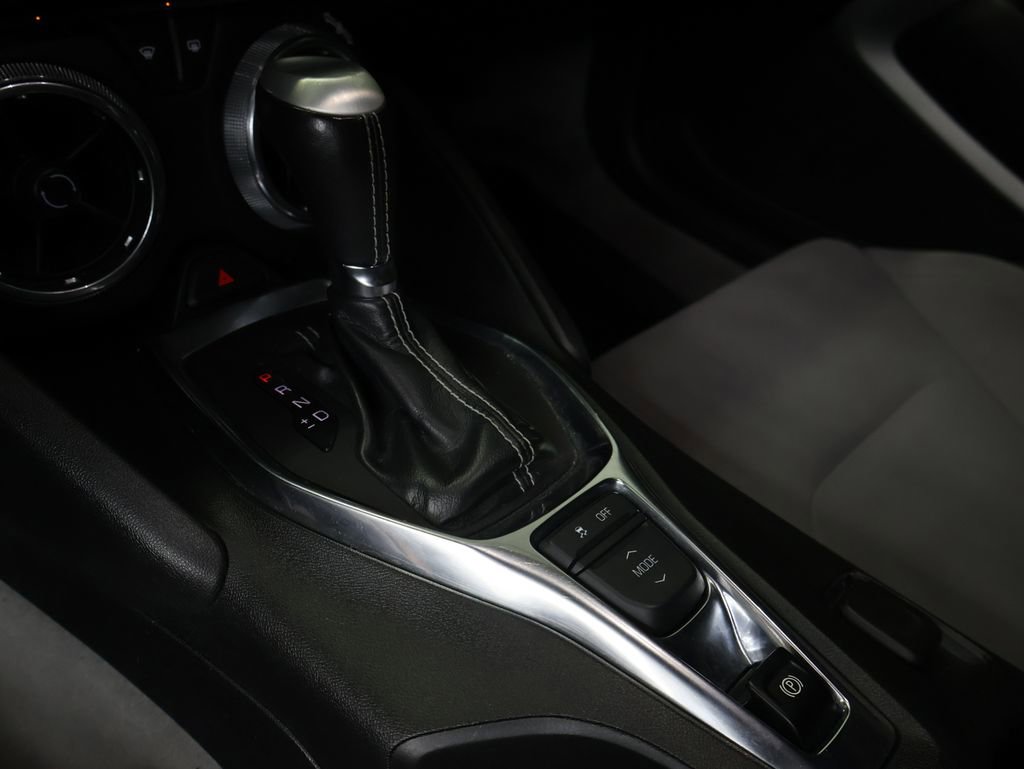 Used 2022 Chevrolet Camaro LT RWD image 22