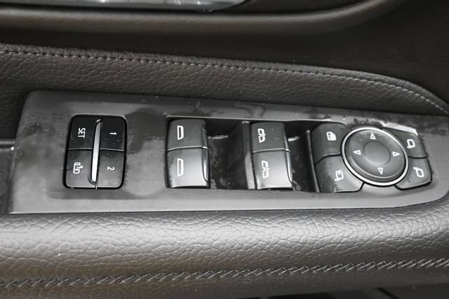 Used 2023 GMC Yukon Denali AWD/4WD image 16