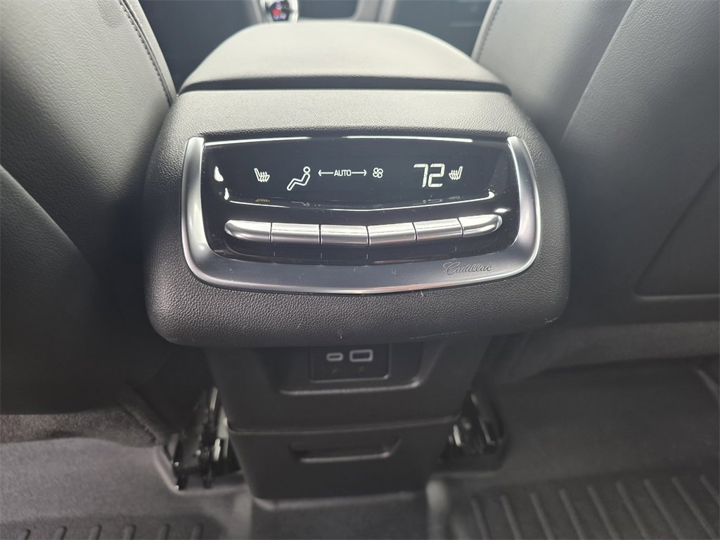 Used 2023 Cadillac XT6 Sport w/ Technology Package image 18