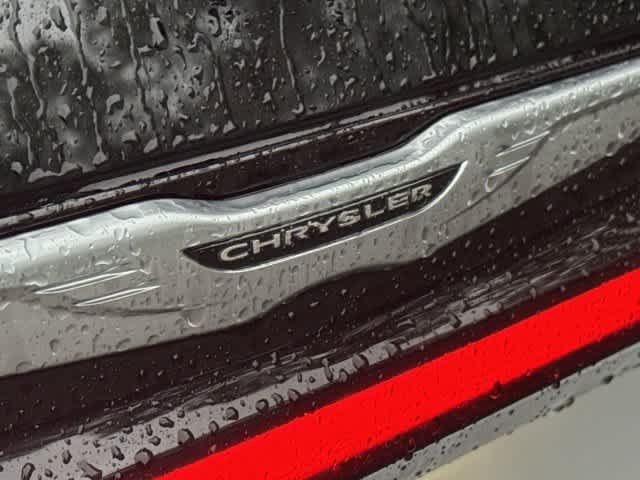 Used 2026 Chrysler Pacifica Select FWD image 11