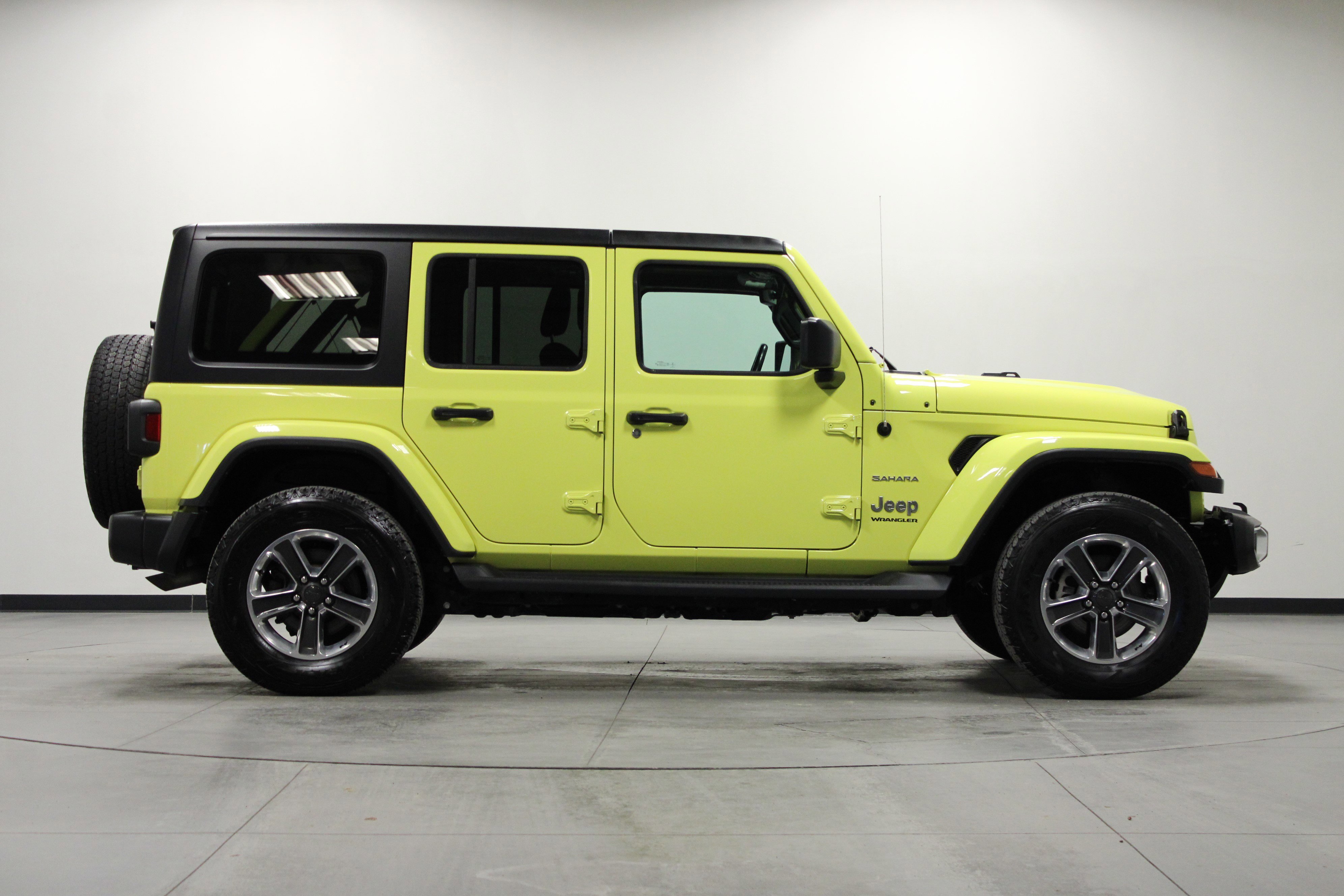 Used 2023 Jeep Wrangler Sahara w/ Cold Weather Group image 3