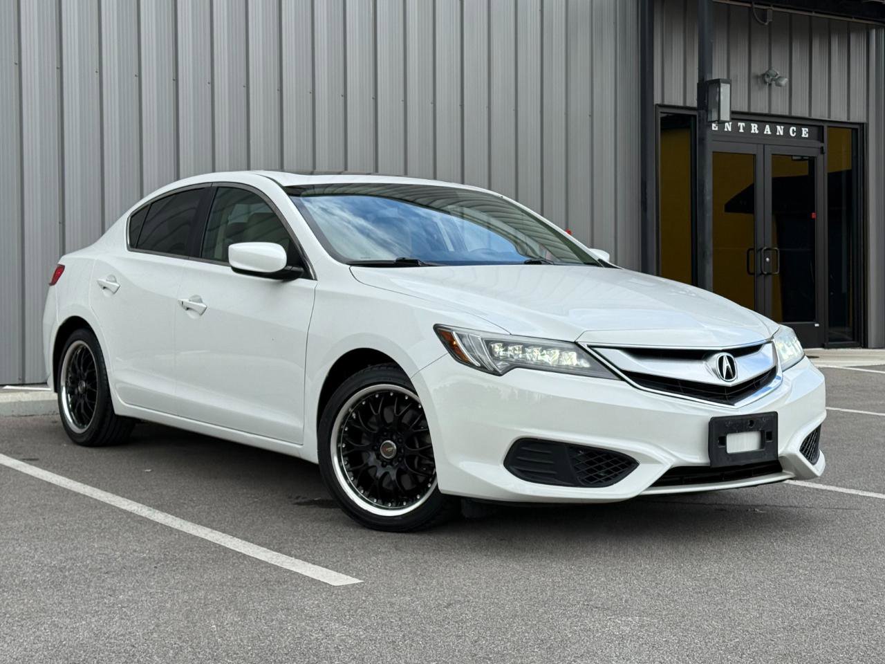 Used 2018 Acura ILX FWD image 3