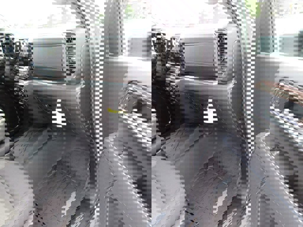 New 2026 Chevrolet Silverado 3500 LT w/ Convenience Package image 19