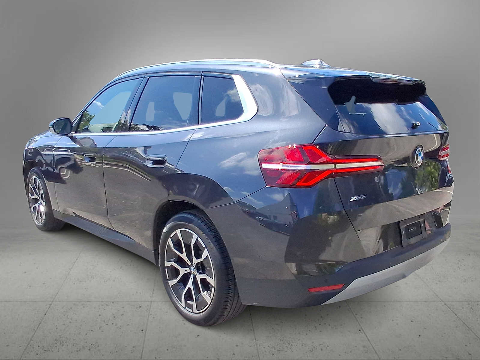 Used 2025 BMW X3 xDrive30i w/ Premium Package AWD/4WD image 6