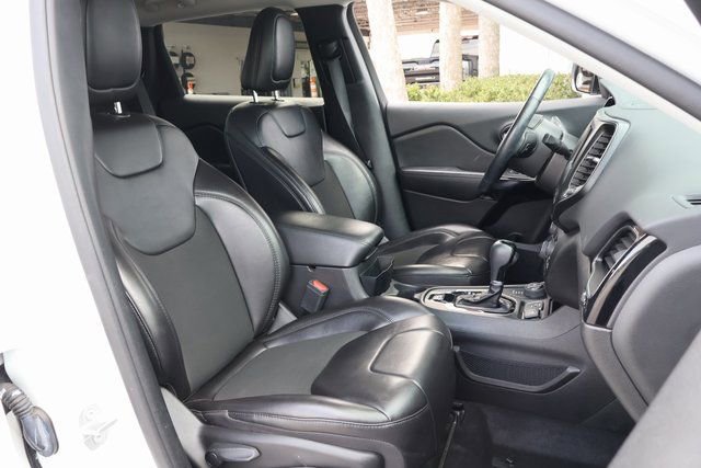 Used 2021 Jeep Cherokee Latitude Plus AWD/4WD image 19