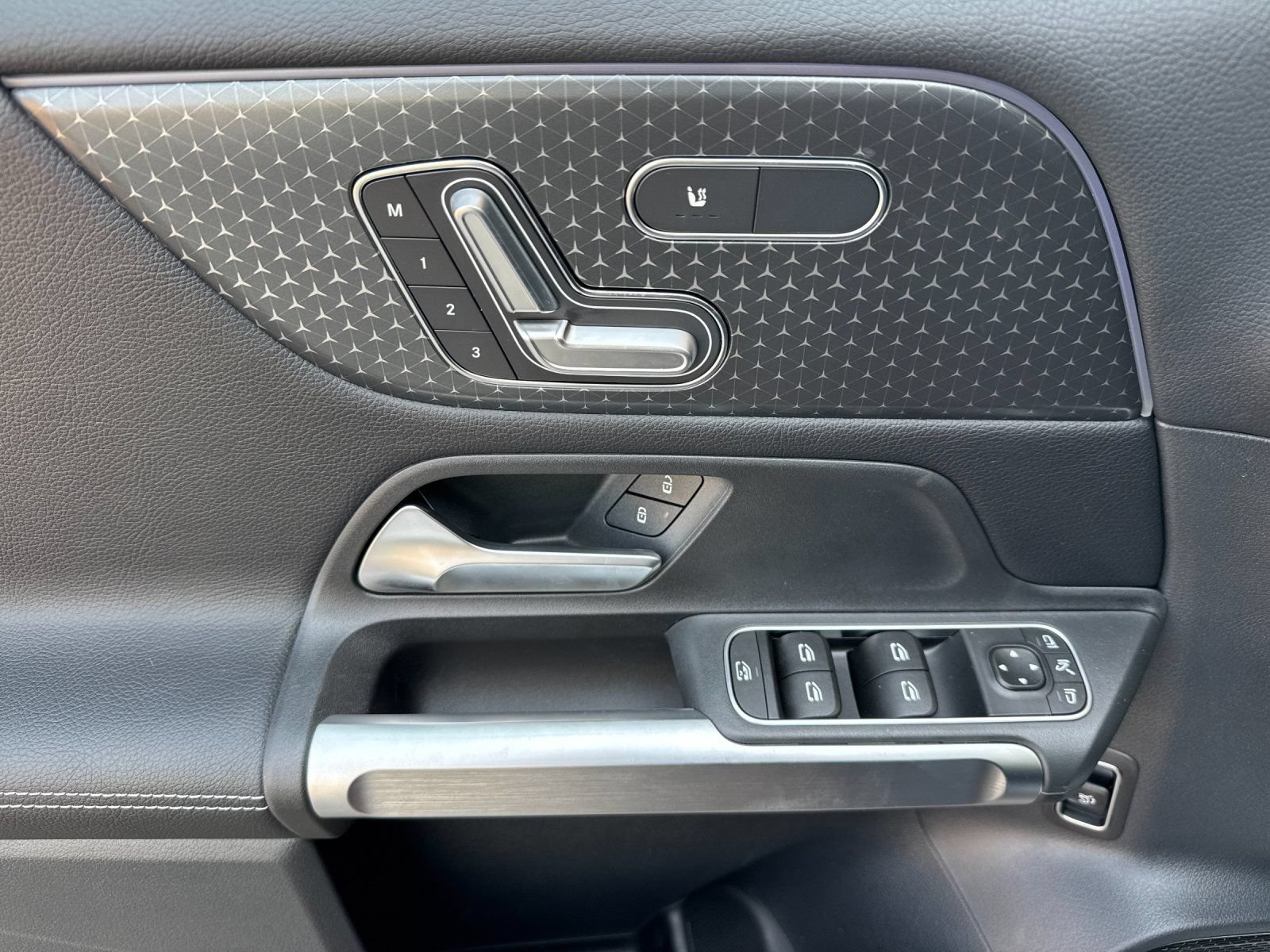 Certified 2024 Mercedes-Benz GLB 250 4MATIC image 10