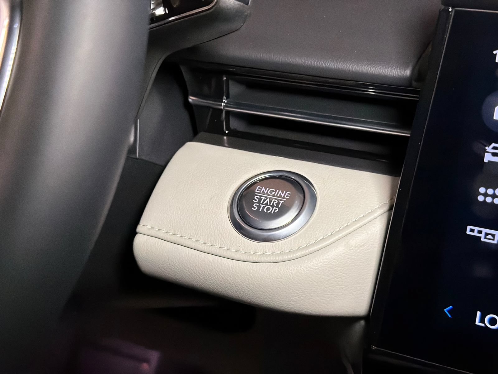 New 2026 Lincoln Nautilus Premier AWD/4WD image 26