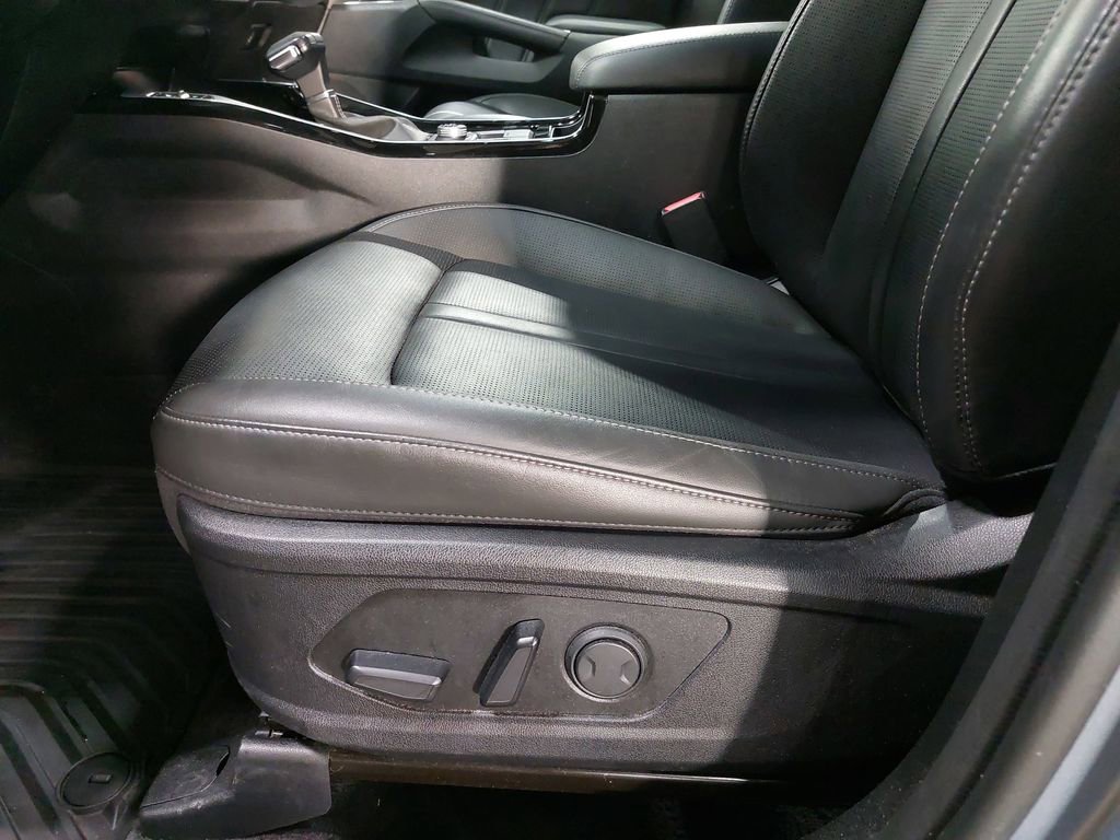 Used 2024 Kia Sorento SX image 30