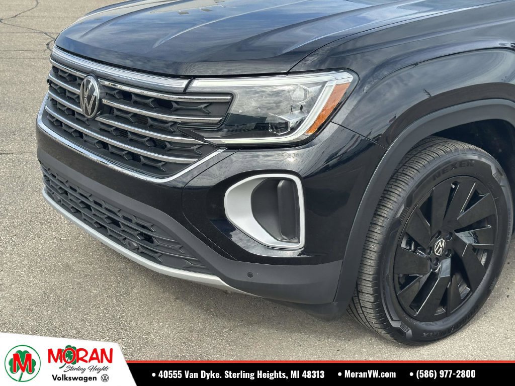 Certified 2024 Volkswagen Atlas SE w/ Black Wheel Package AWD/4WD image 7