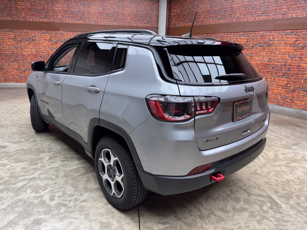 Used 2022 Jeep Compass Trailhawk AWD/4WD image 2