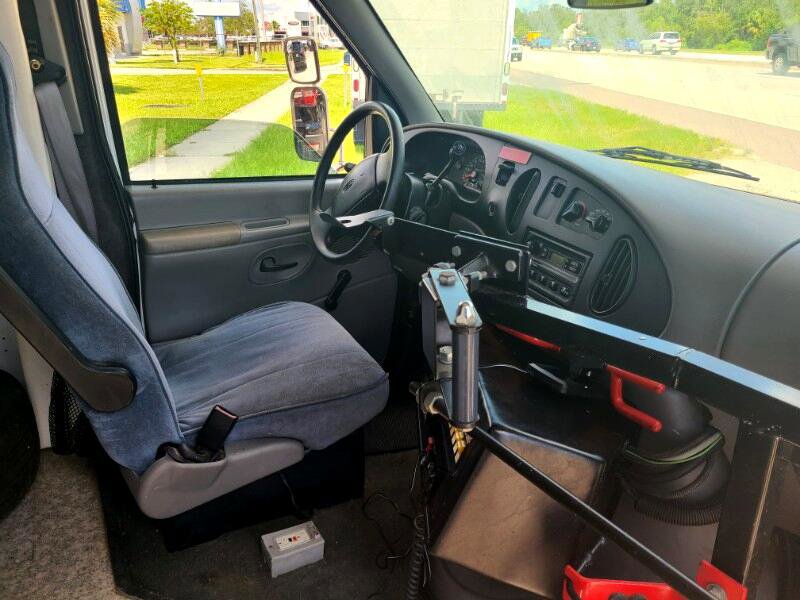 Used 1999 Ford E-450 and Econoline 450 image 11