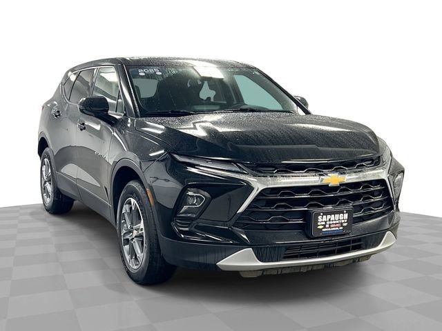 Certified 2025 Chevrolet Blazer LT AWD/4WD image 1