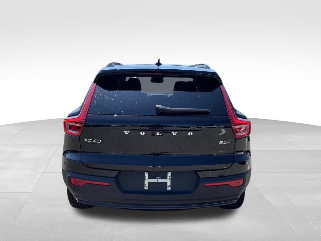 New 2026 Volvo XC40 B5 Core w/ Protection Package Premier AWD/4WD image 5