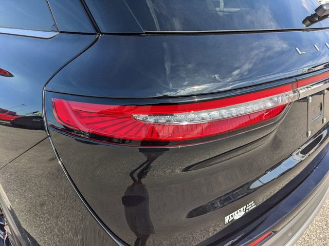 Used 2025 Lincoln Corsair Reserve image 12