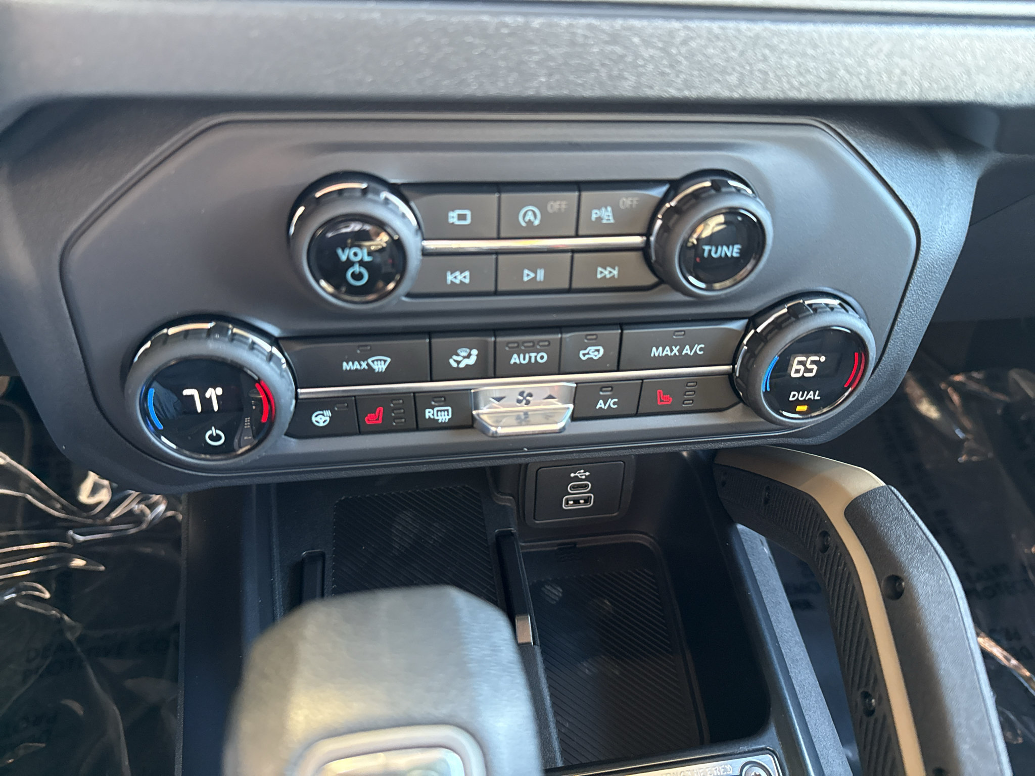 New 2026 Ford Bronco Badlands AWD/4WD image 28
