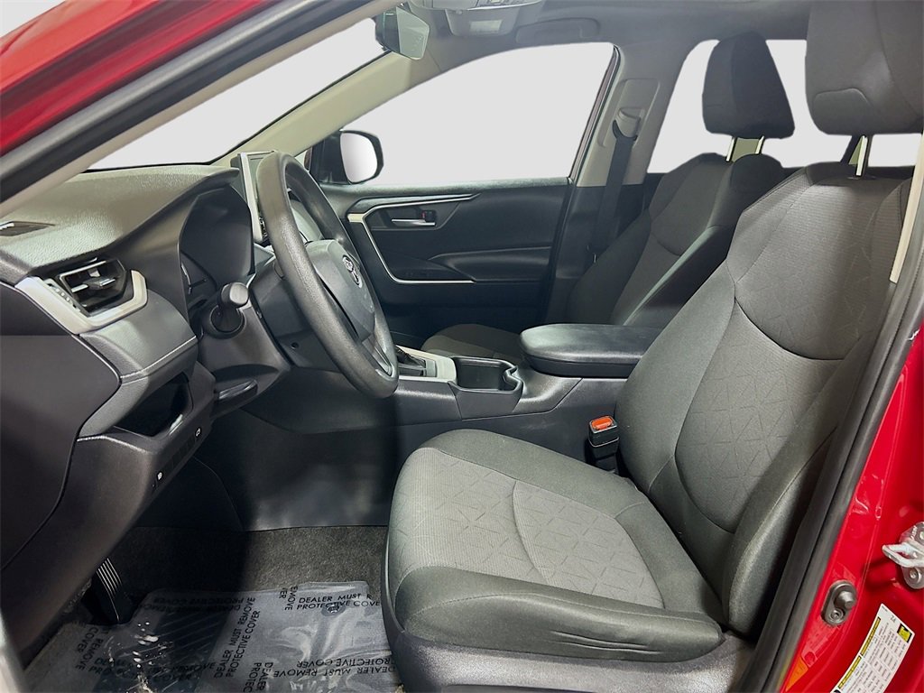 Used 2024 Toyota RAV4 XLE image 17