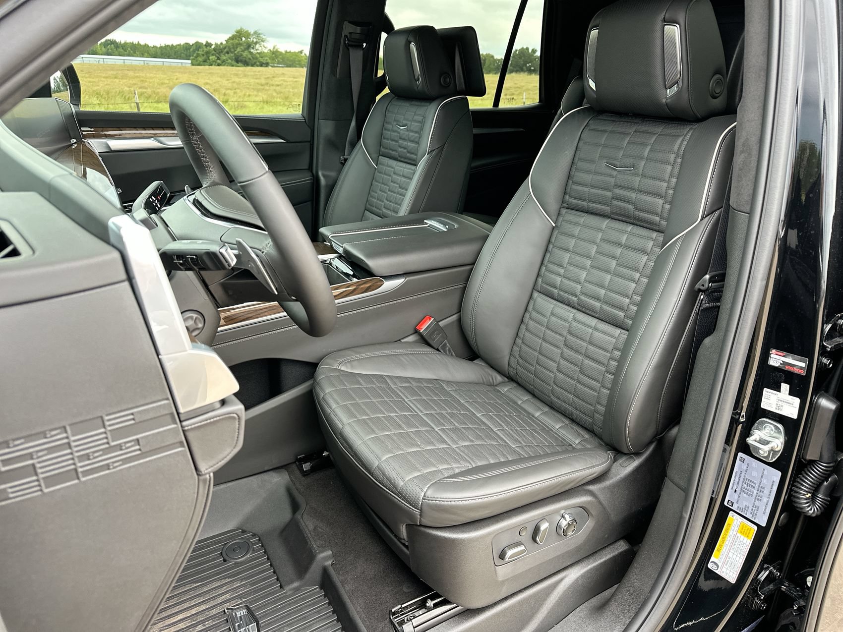 Used 2026 Cadillac Escalade Platinum Sport AWD/4WD image 11