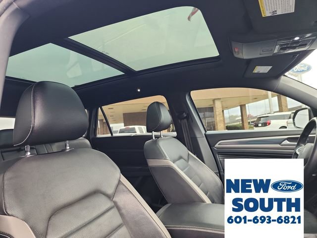 Used 2020 Volkswagen Atlas Cross Sport SEL Premium image 18