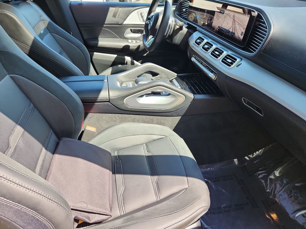 Used 2025 Mercedes-Benz GLE 53 AMG 4MATIC image 3