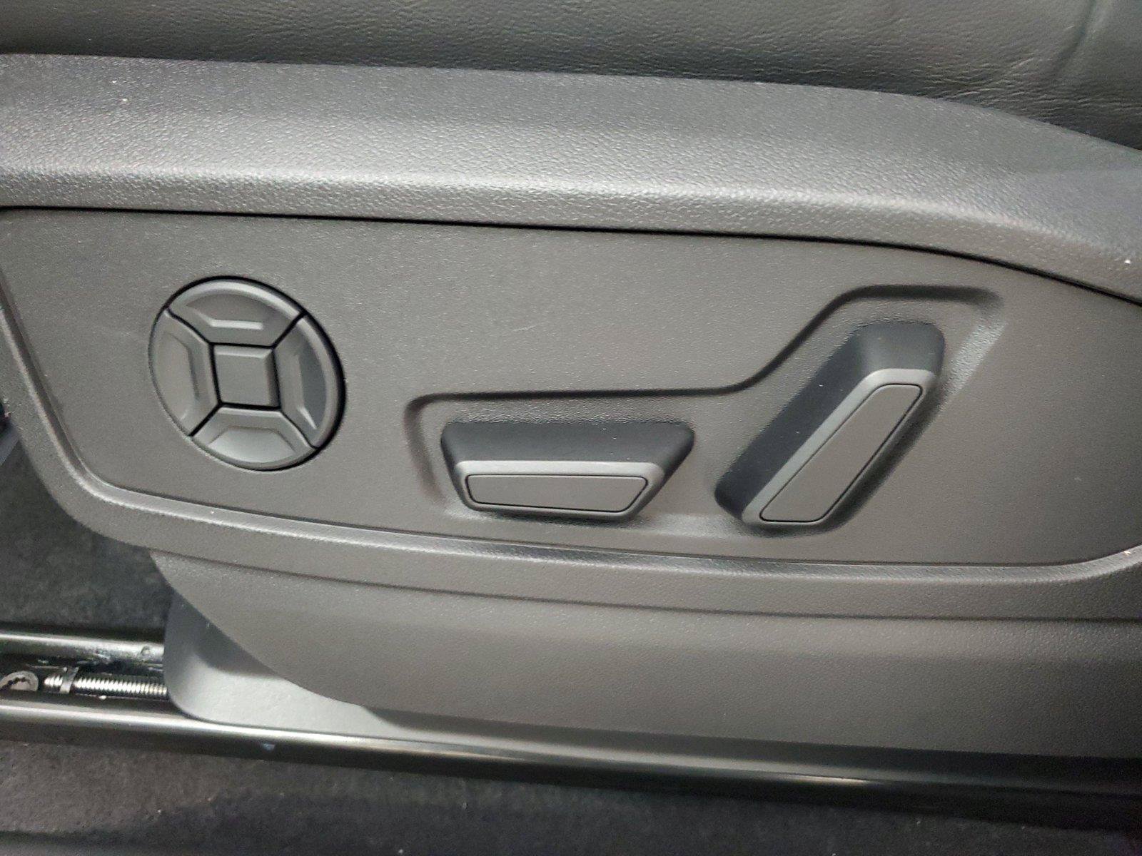 Certified 2025 Audi Q5 Premium w/ Premium Plus AWD/4WD image 21