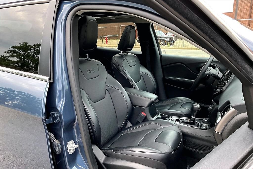 Used 2022 Jeep Cherokee Limited w/ Elite Package AWD/4WD image 7