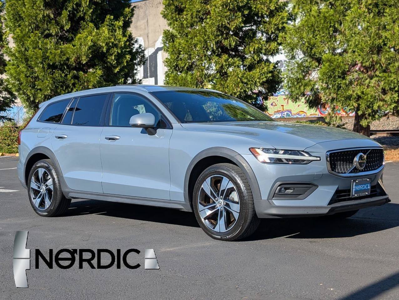 Used 2024 Volvo V60 B5 Cross Country Plus