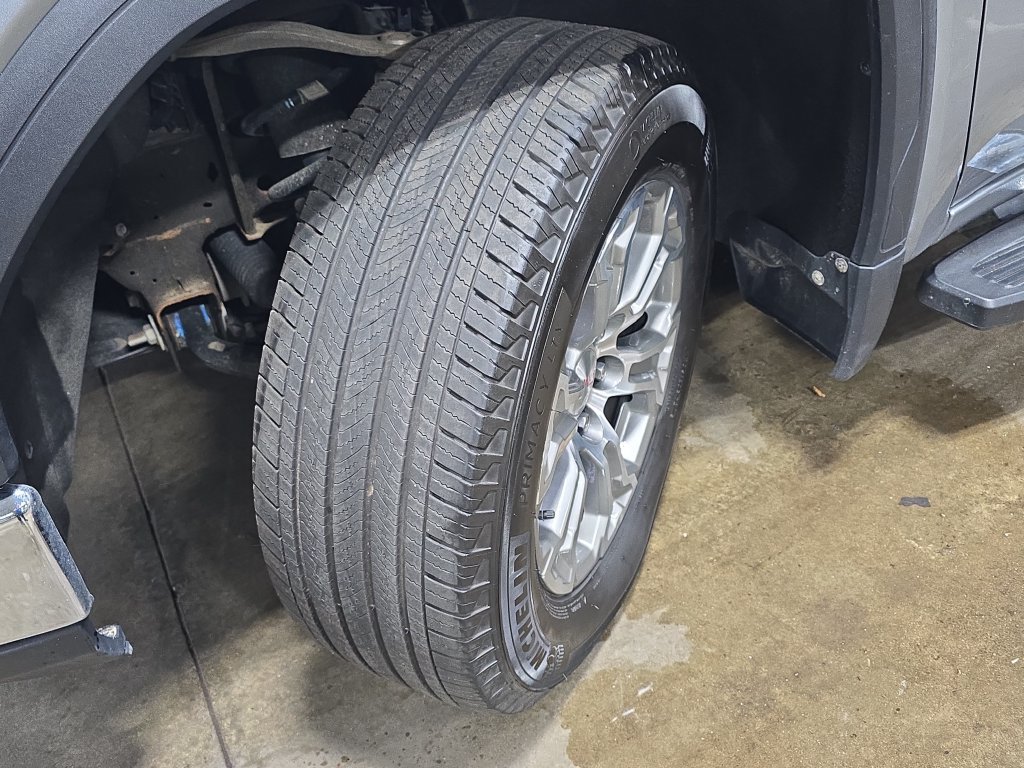 Used 2024 GMC Sierra 1500 SLE AWD/4WD image 32