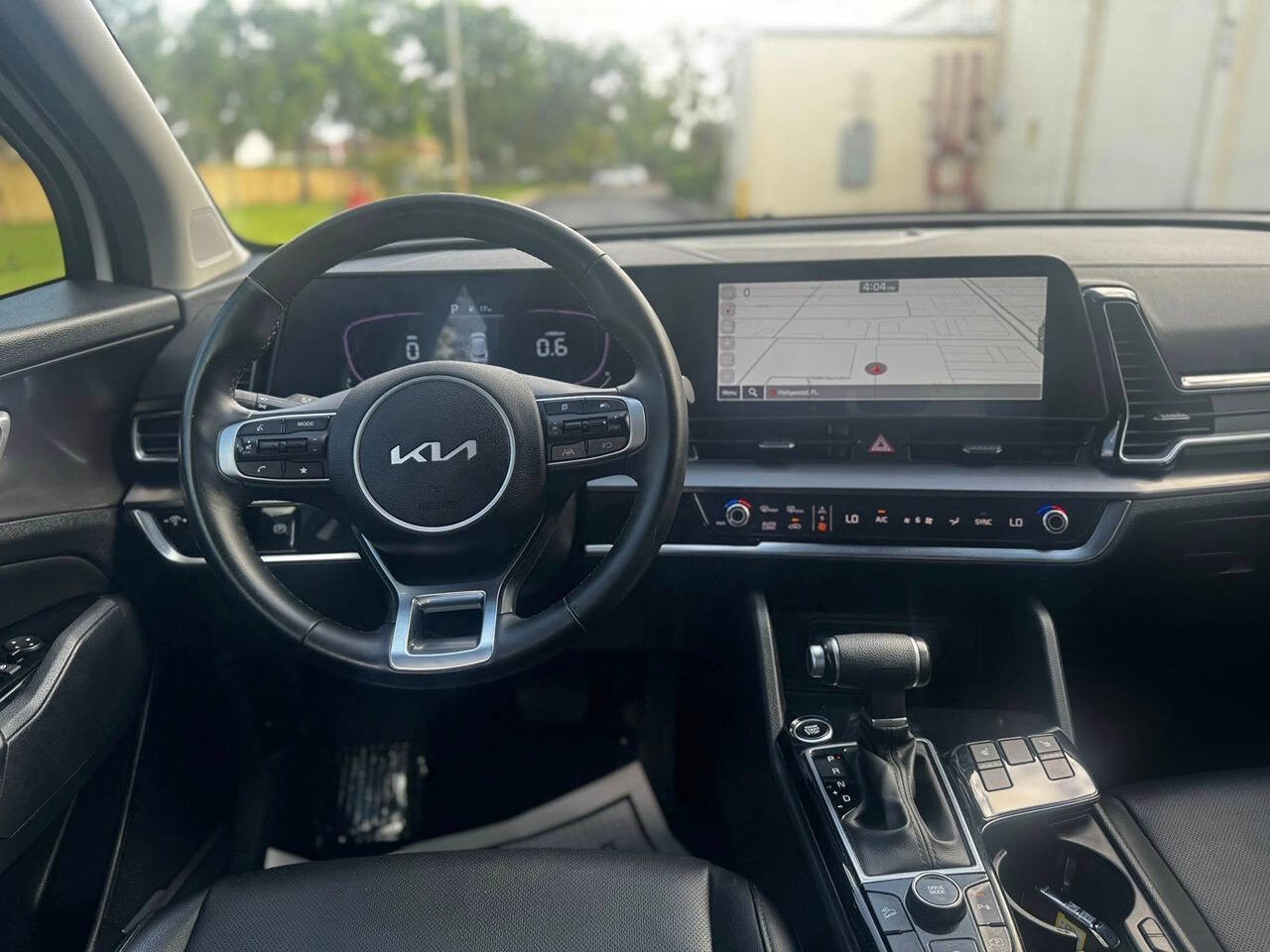 Used 2025 Kia Sportage EX image 4