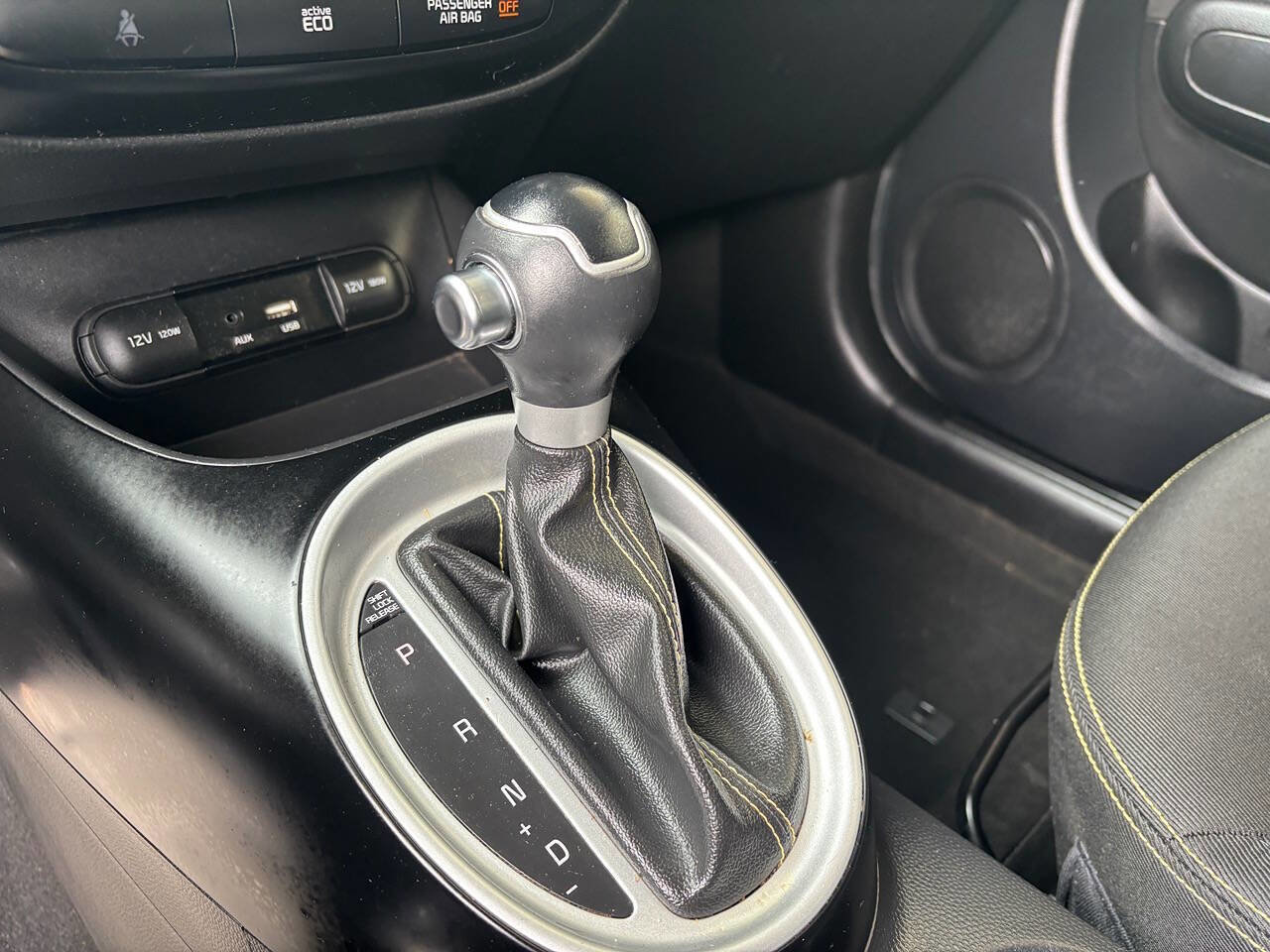 Used 2016 Kia Soul + image 28