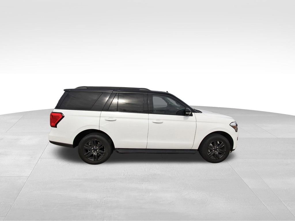 Used 2022 Ford Expedition XLT image 5