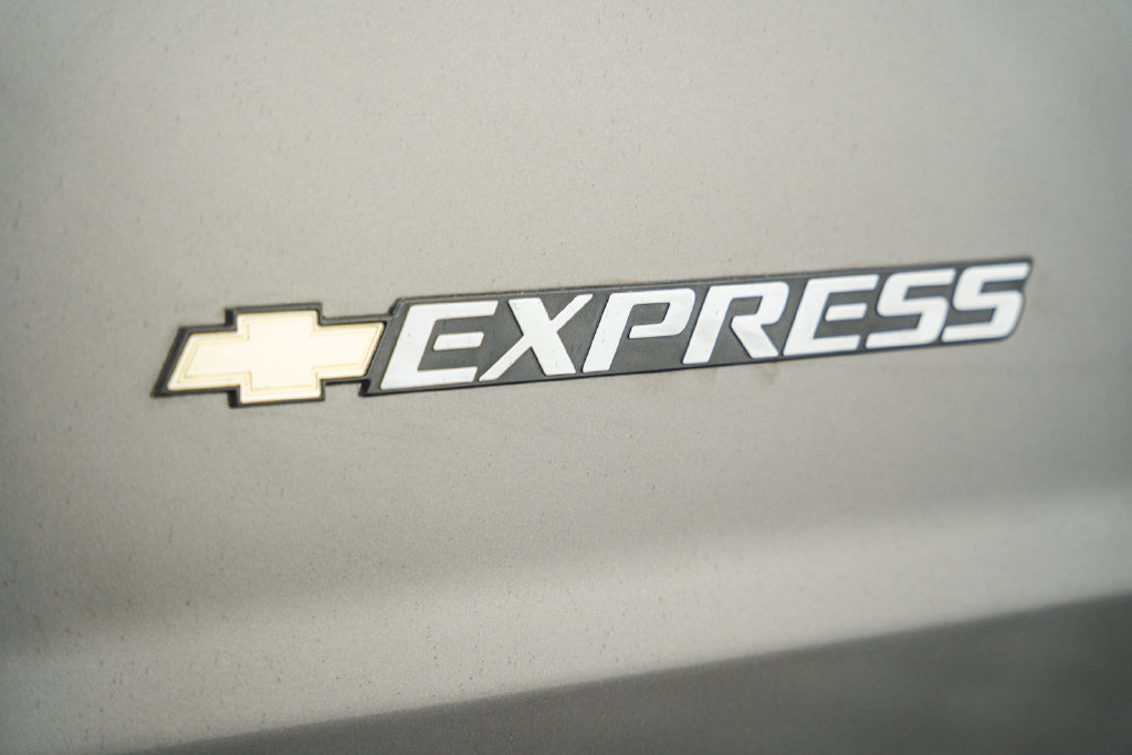 Used 2025 Chevrolet Express 2500 w/ Driver Convenience Package RWD image 10