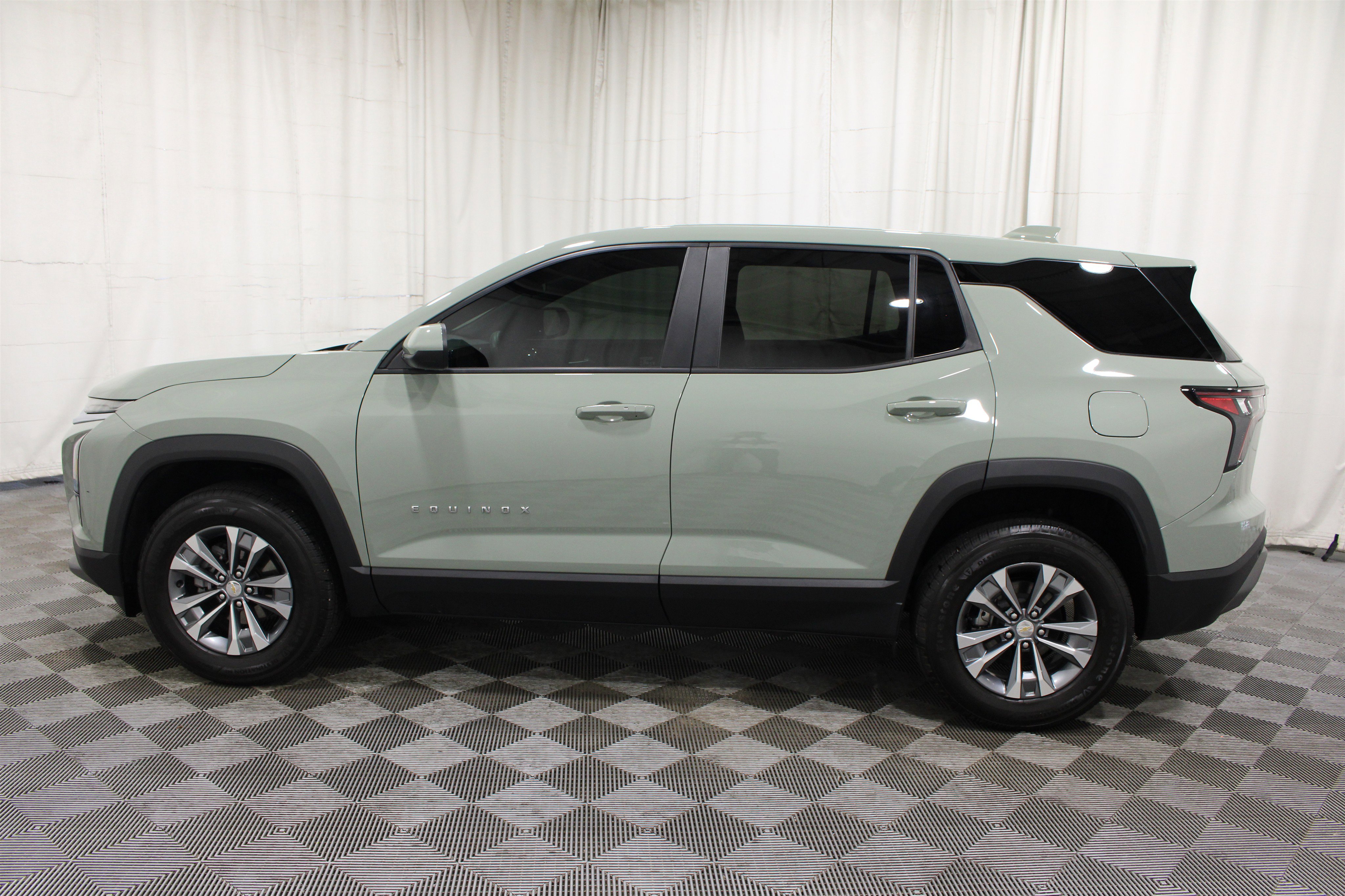 Used 2026 Chevrolet Equinox LT FWD image 33
