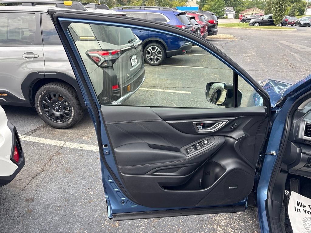 Certified 2023 Subaru Forester Touring AWD/4WD image 18