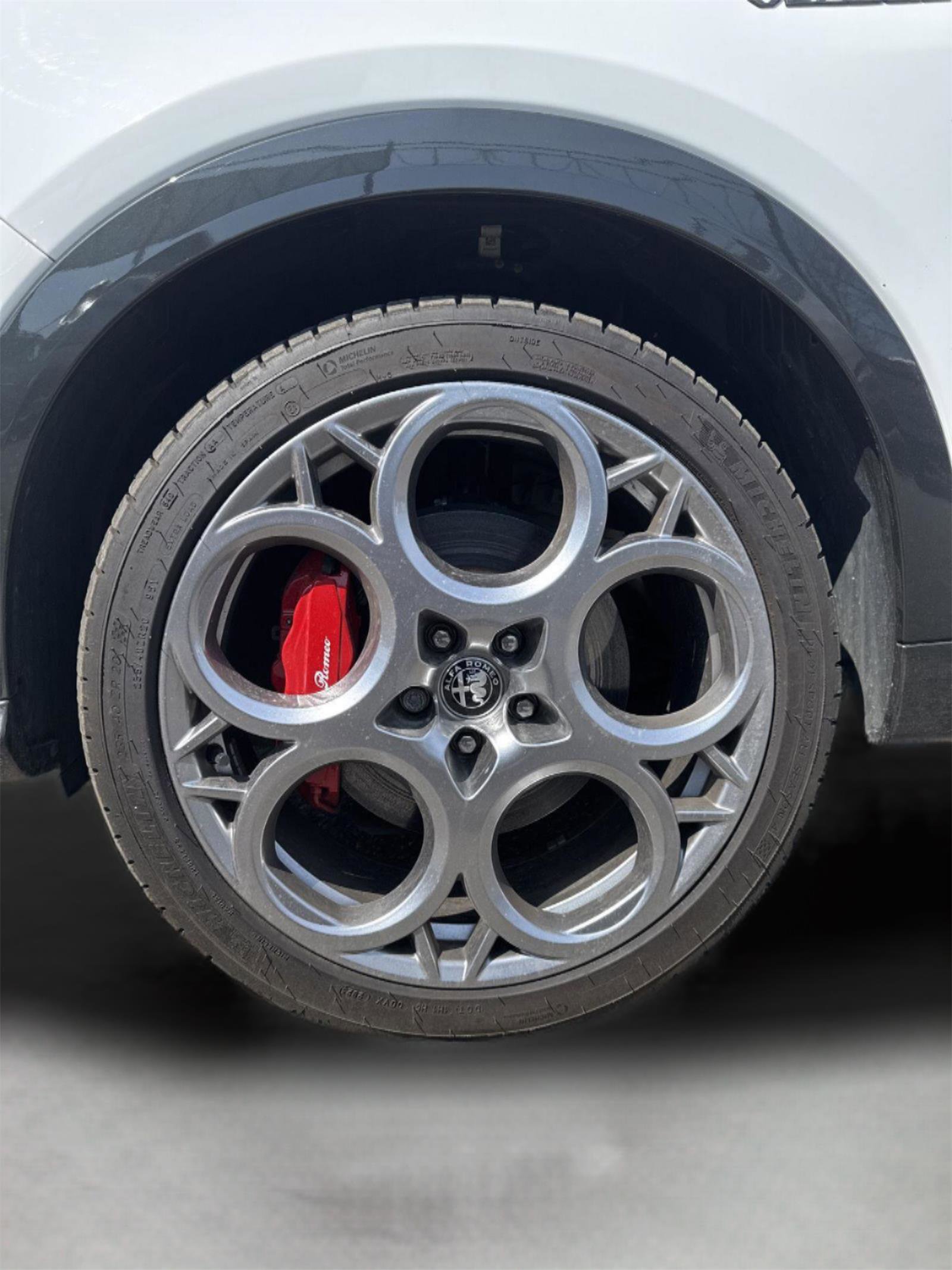 Used 2024 Alfa Romeo Tonale Veloce image 24