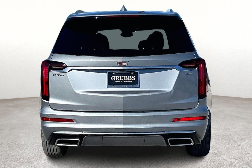 Used 2025 Cadillac XT6 Premium Luxury image 6