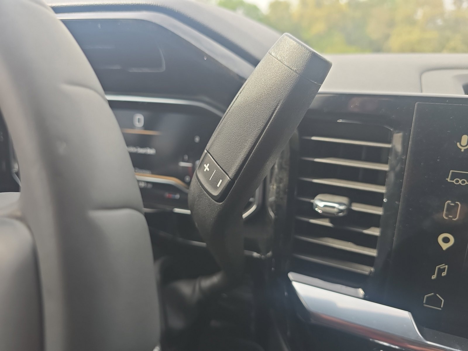 Used 2025 GMC Sierra 1500 Elevation image 20