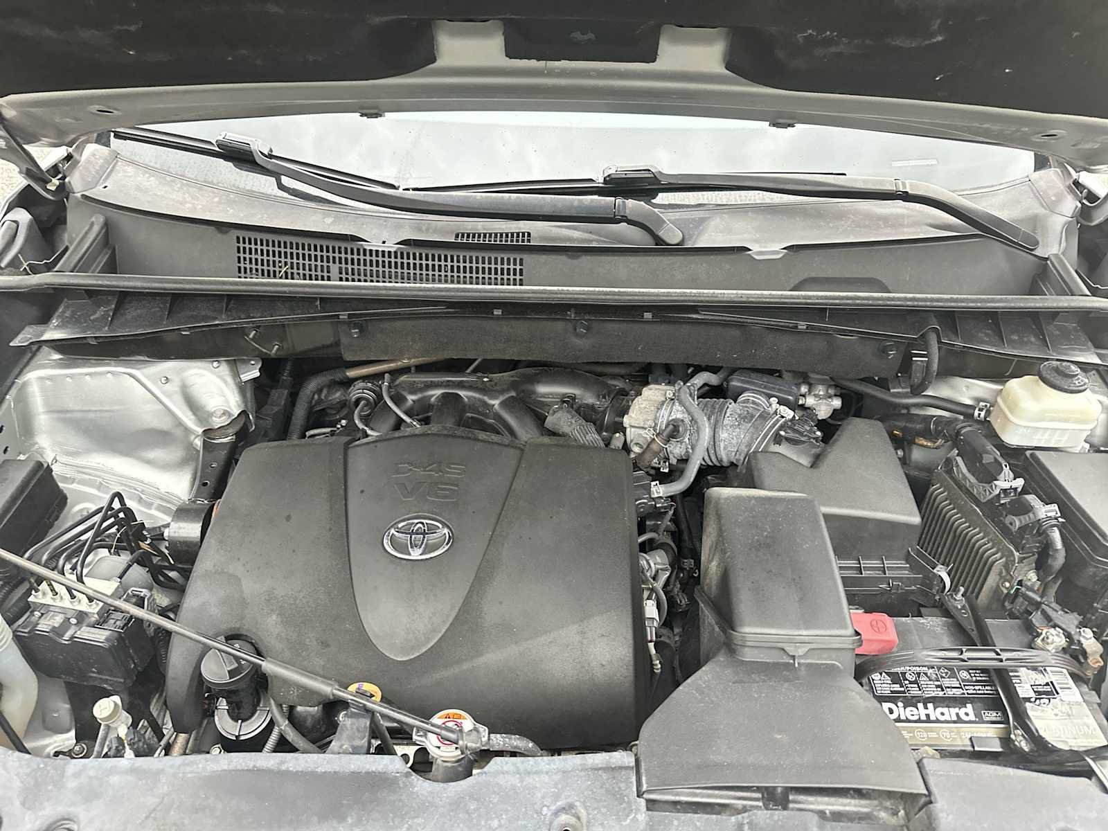 Used 2019 Toyota Highlander XLE FWD image 13