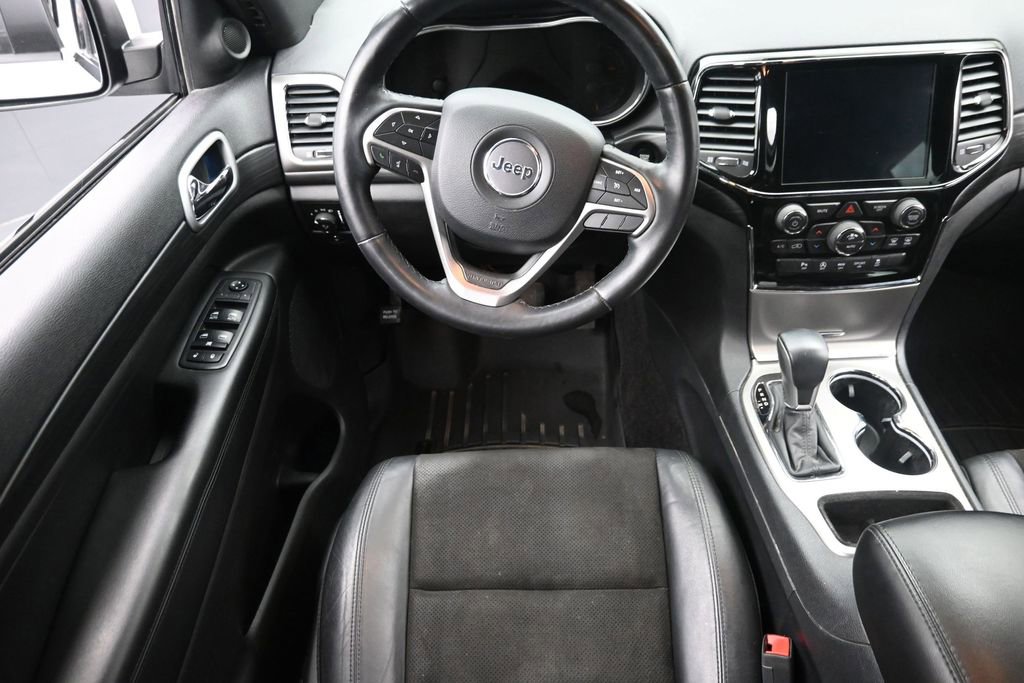 Used 2019 Jeep Grand Cherokee Altitude AWD/4WD image 12
