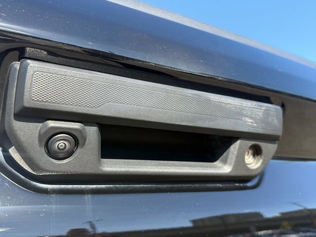 Used 2024 Chevrolet Colorado ZR2 w/ ZR2 Convenience Package III image 40