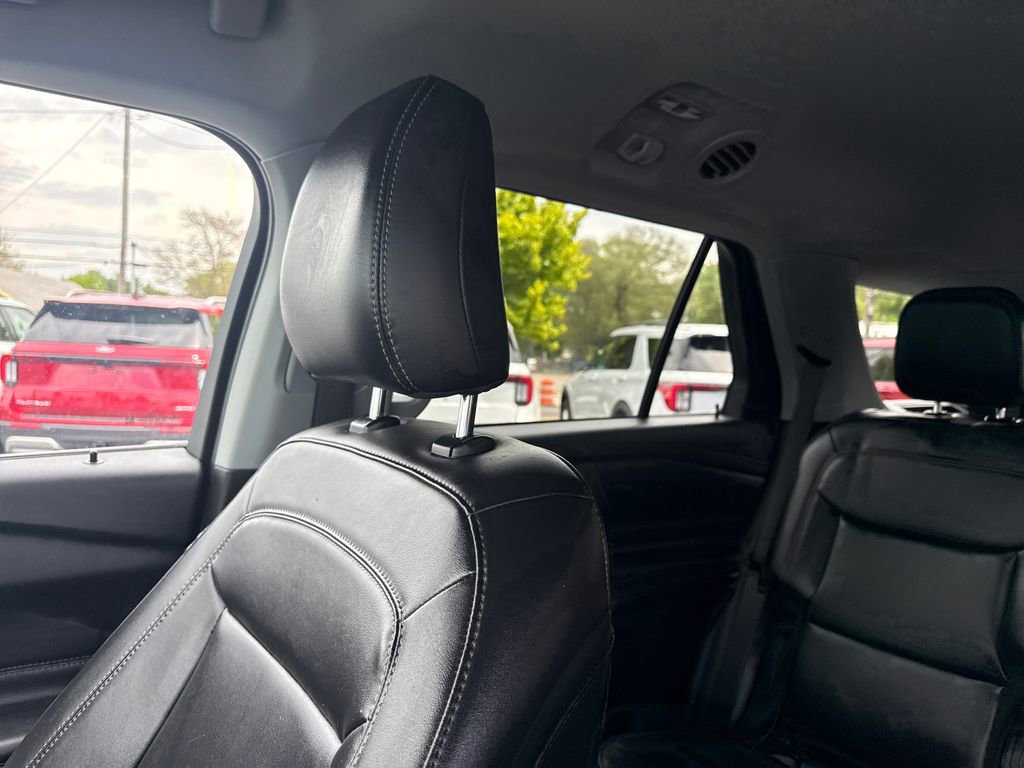 Used 2023 Ford Explorer XLT w/ Equipment Group 202A AWD/4WD image 40