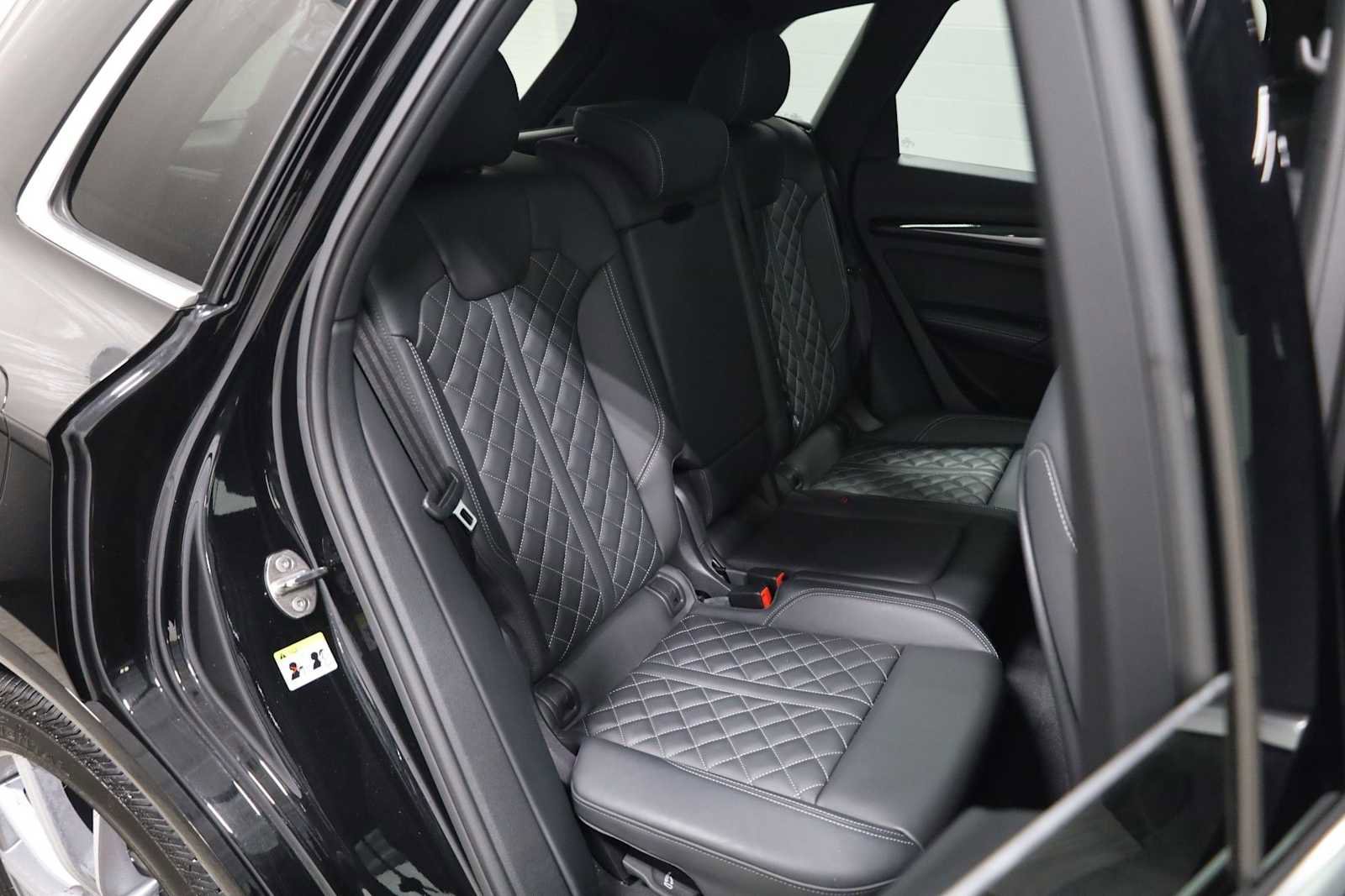 Used 2024 Audi SQ5 Premium Plus w/ Premium Plus Package image 34