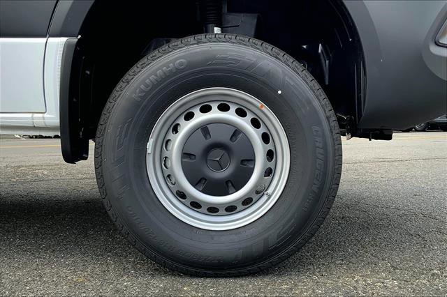 Used 2024 Mercedes-Benz Sprinter 2500 image 39