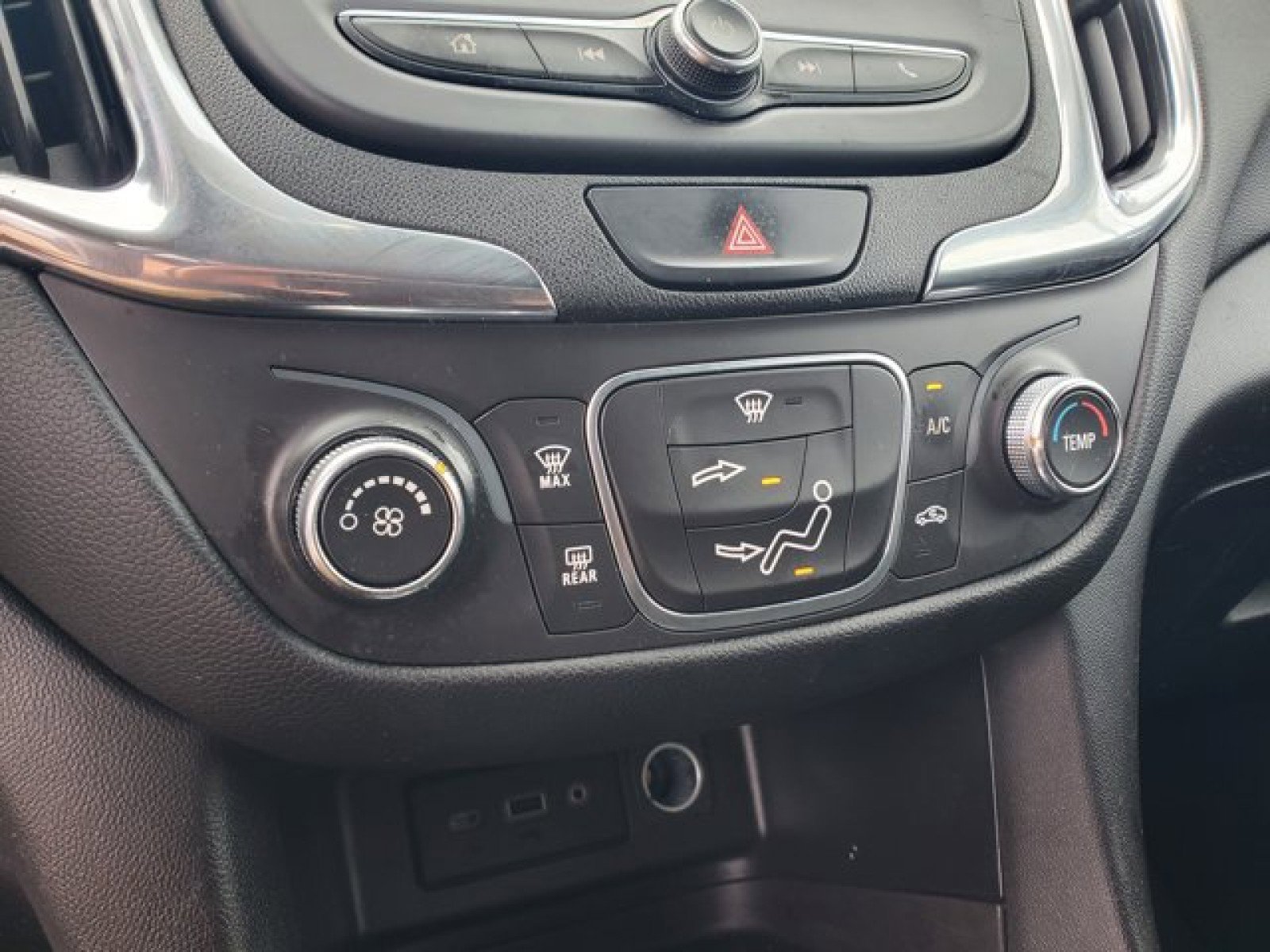 Used 2019 Chevrolet Equinox LT image 23