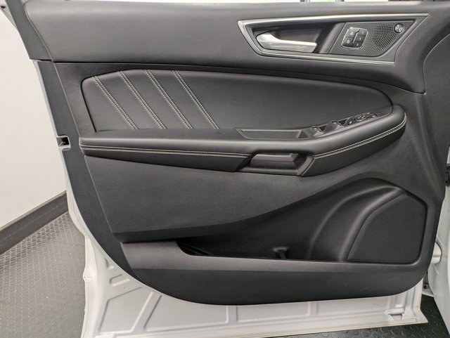 Used 2022 Ford Edge ST w/ Equipment Group 401A image 8