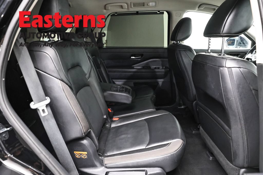 Used 2023 Nissan Pathfinder SL w/ Lighting Package (N92) AWD/4WD image 23