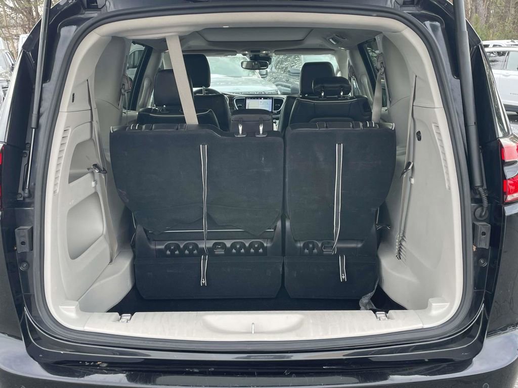 Certified 2023 Chrysler Pacifica Limited image 39